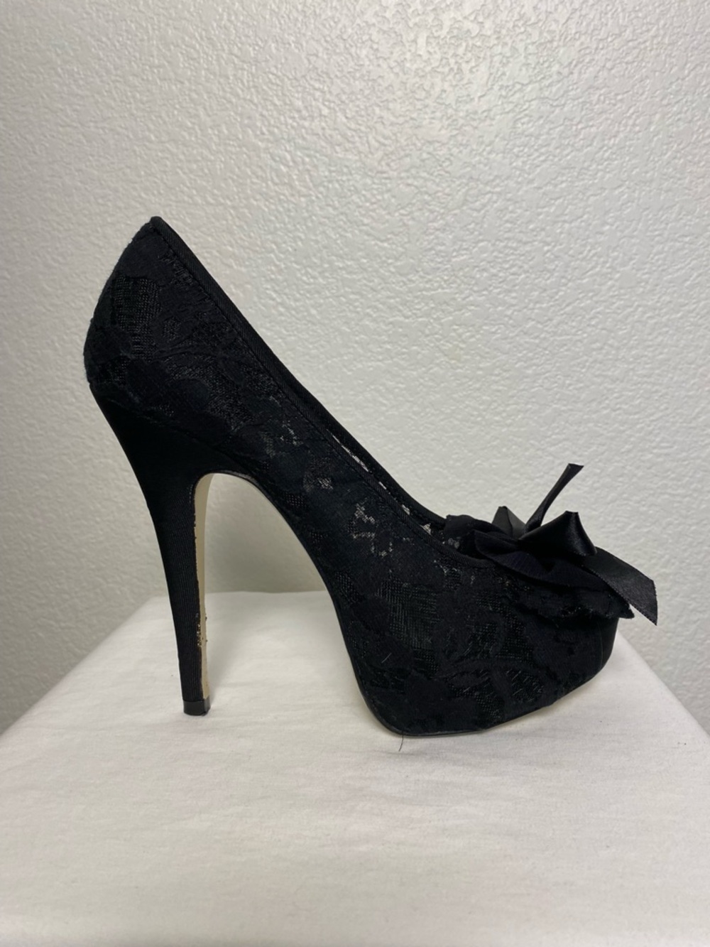 🖤 EUC Chinese Laundry Y2K Lace Bow Platform Heels – Black | Size 7 - Picture 6 of 9